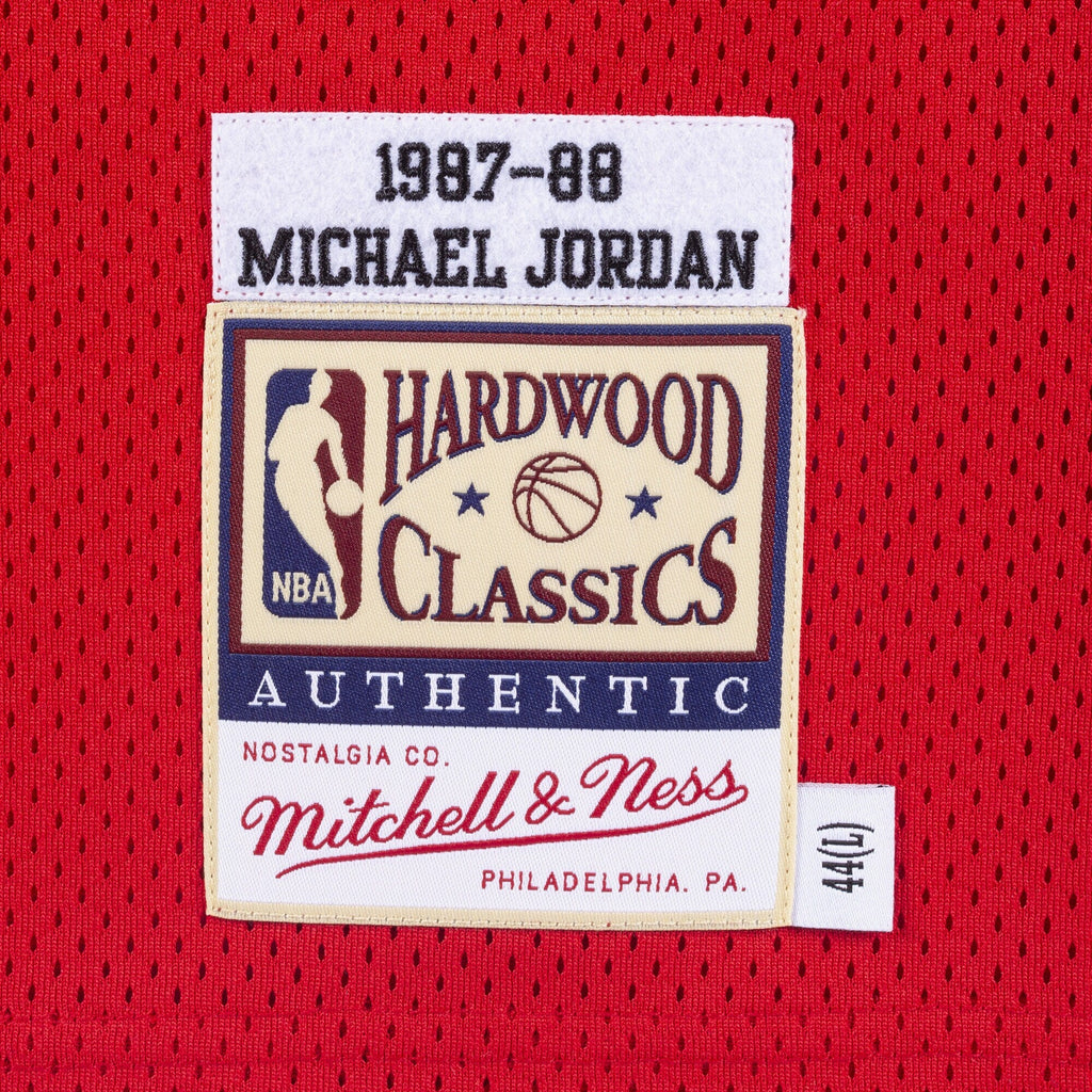 Chicago Bulls Mitchell & Ness Authentic Jersey Michael Jordan 1987-88