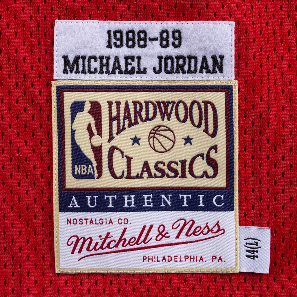 Chicago Bulls Mitchell & Ness Authentic Jersey Michael Jordan 1988-89
