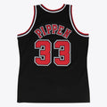 Chicago Bulls Scottie Pippen 1997-98 Hardwood Classics Alternate Swingman Jersey By Mitchell & Ness - Black -