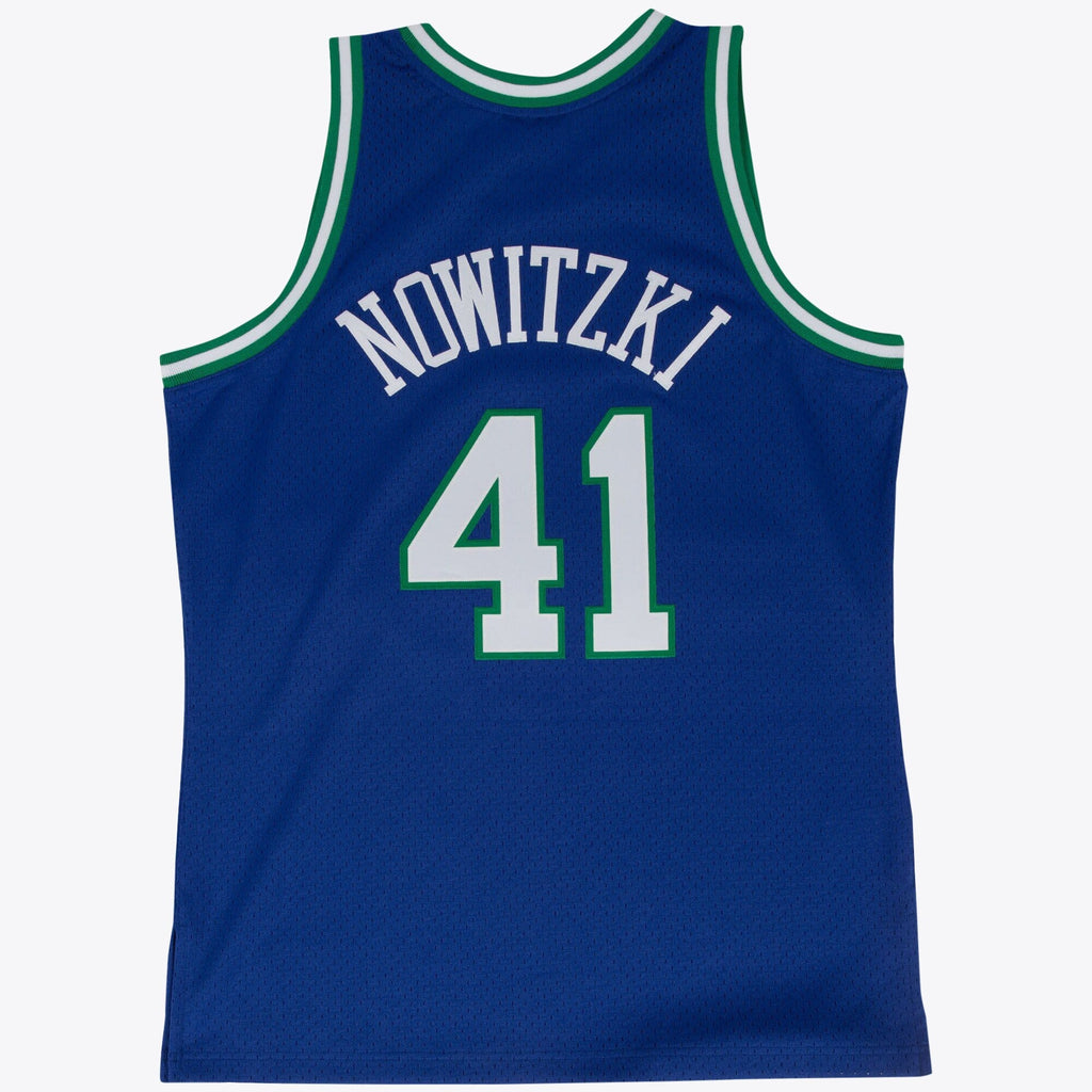 Dallas Mavericks Mitchell & Ness Swingman Jersey Road Dirk Nowitzki 1998-99